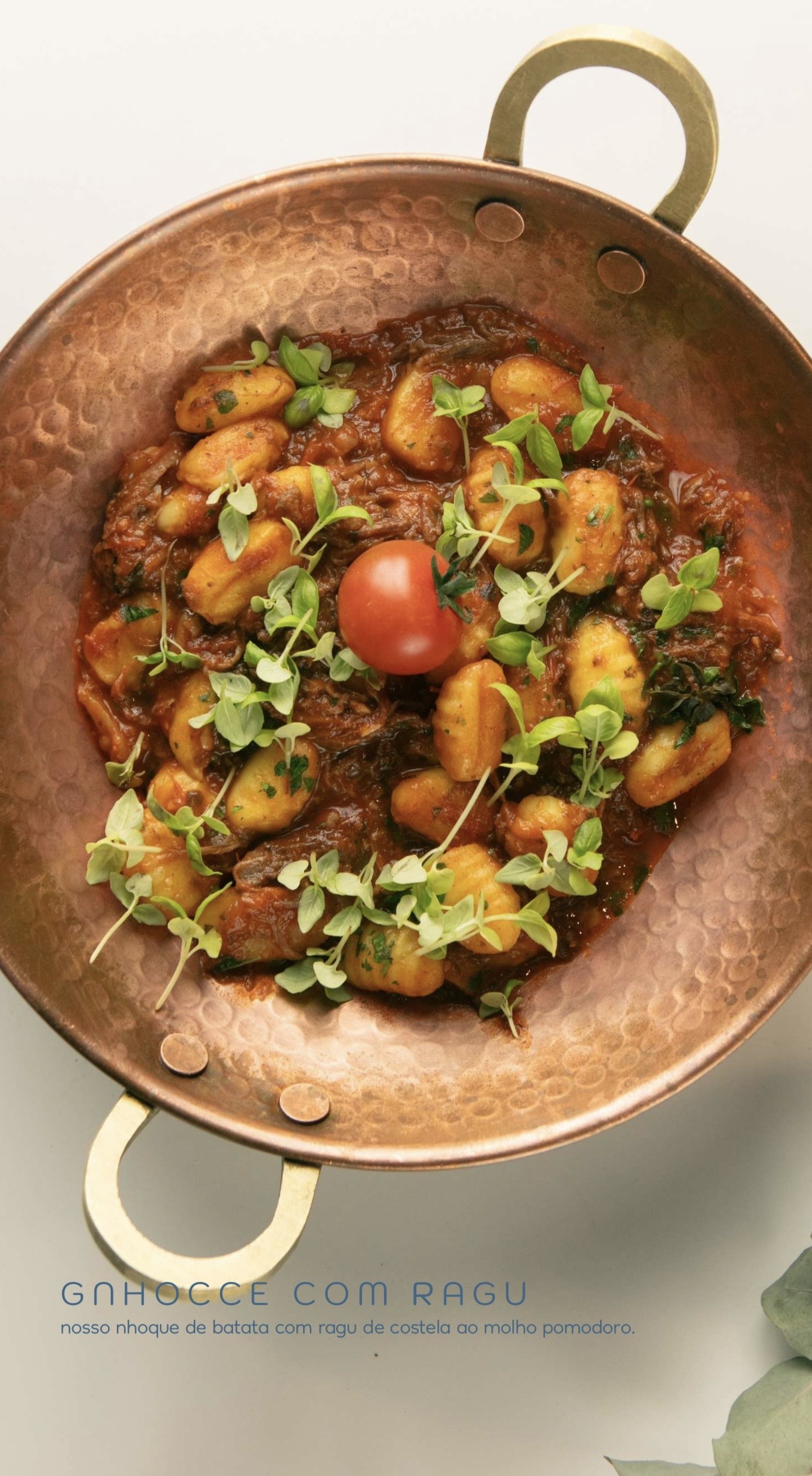 Nhoque com ragu de costela